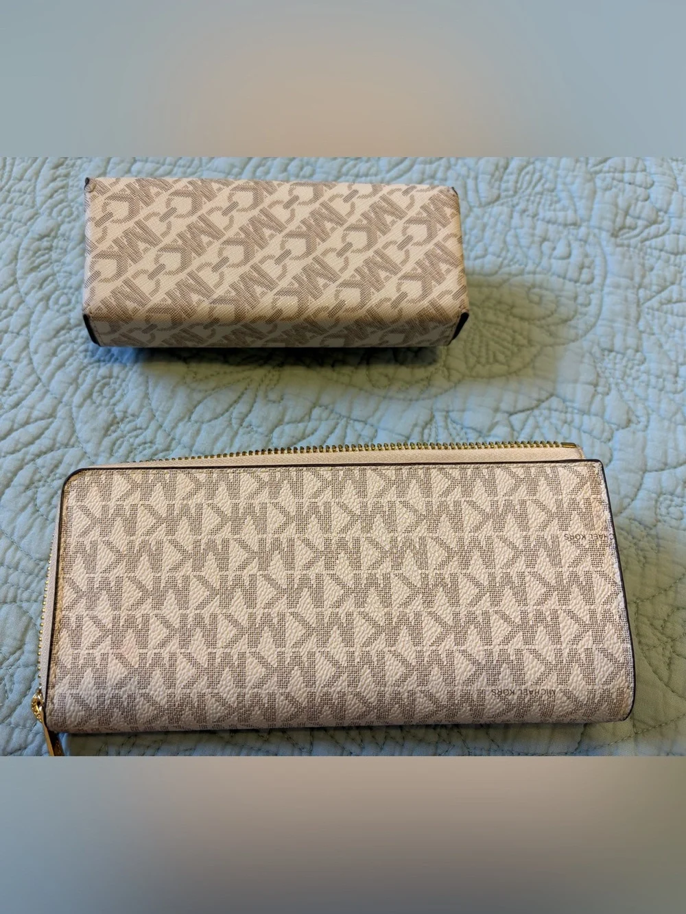 Michael Michael Kors Beige MK Logo Zip Wallet and Eyeglass case
